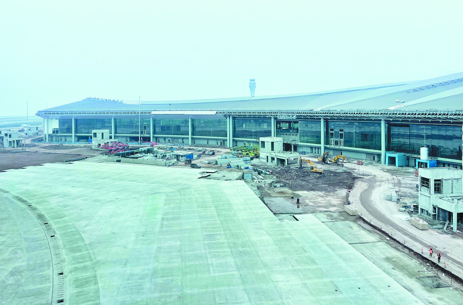 春節臨近不松勁，近700名建設者加緊施工